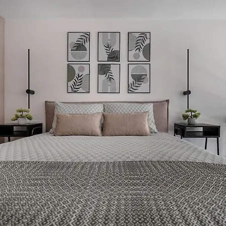 Апартаменты Brand New 58 Loft With Free Parking