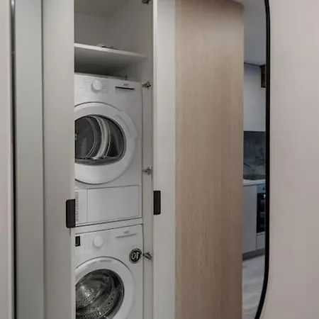 Brand New 58 Loft With Free Parking Apartment *