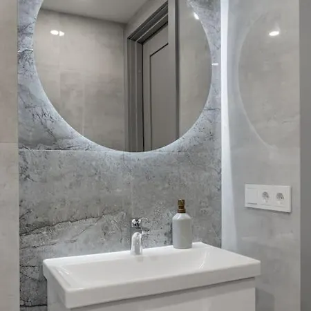 Brand New 58 Loft With Free Parking Apartment *