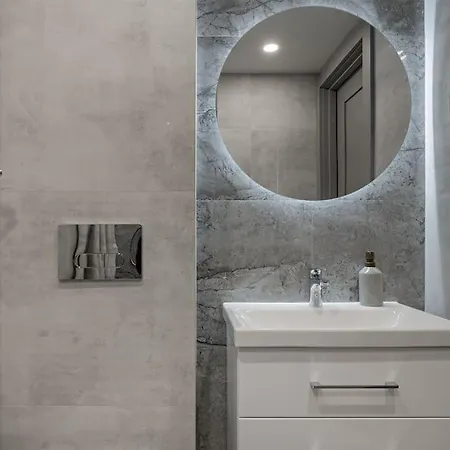 Brand New 58 Loft With Free Parking Apartment